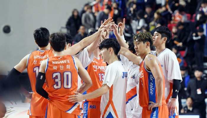 기해년 첫 경기 승리 거둔 전자랜드 [사진]