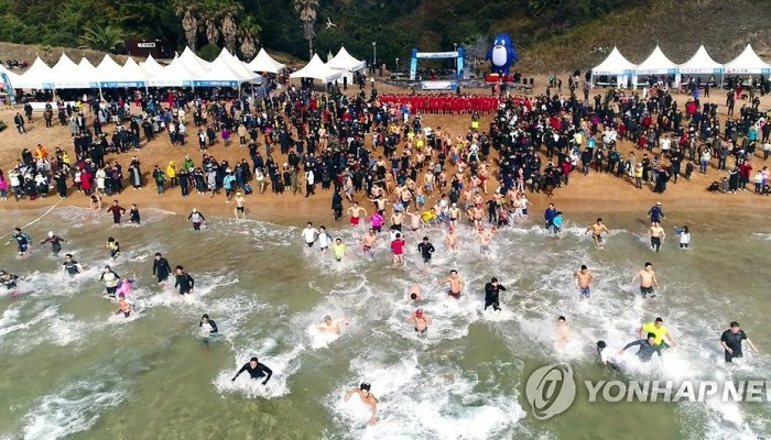 바다수영하며 2019년 힘찬 출발