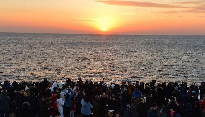독도함에서 본 기해년 일출