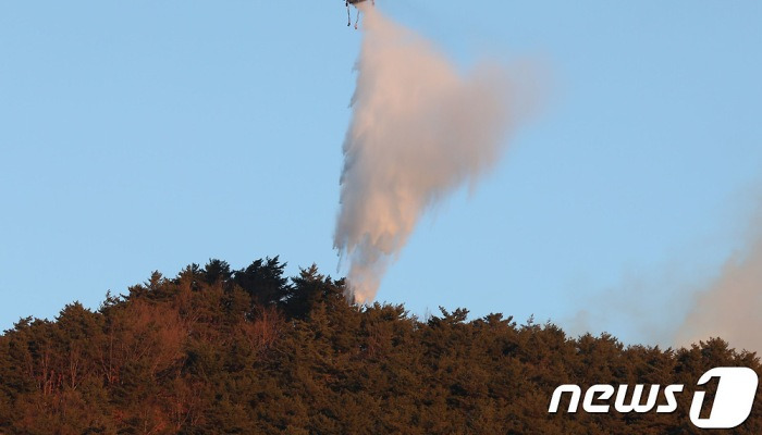 양양 산불 진화에 헬기 투입