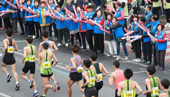 '대구국제마라톤대회 열띤 응원'