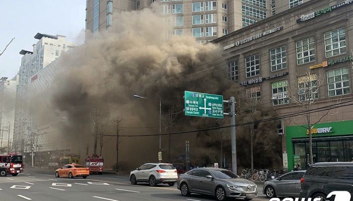 9호선 가양역 인근서 화재.. 연기 유입으로 무정차 통과