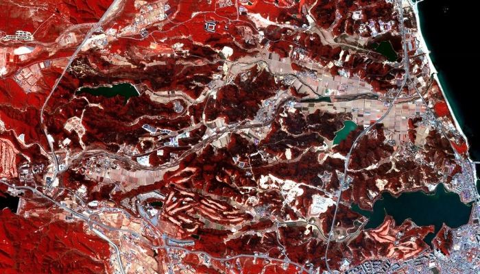 위성에서 내려다본 강원도 산불 현장