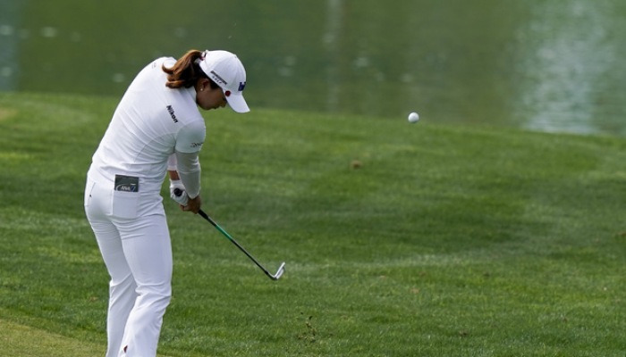 단독 선두 오른 고진영, 2위와 1타 차