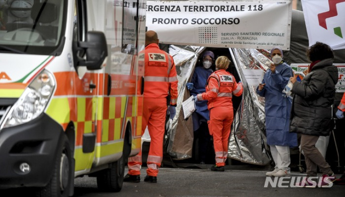 伊, 코로나19 감염 888명에 사망 21명으로 증가