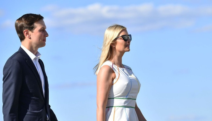 앤드루스 공군기지 도착한 이방카와 쿠슈너