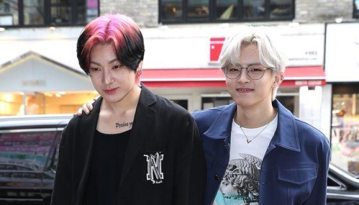 [포토]정수빈, '형 어깨에 손을 탁'