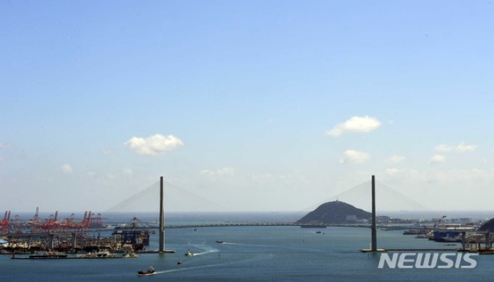 부산, 맑다가 오후에 구름 많은 날씨..낮 최고 27도