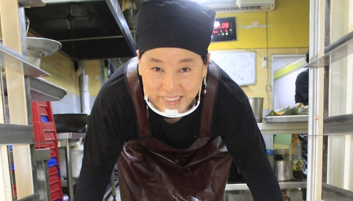 [#나눔동행] "나누는 행복이 더 커" 청주 사창시장의 기부천사 부부