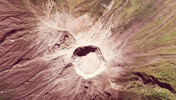 우주에서 보는 화산은 어떤 모습일까?