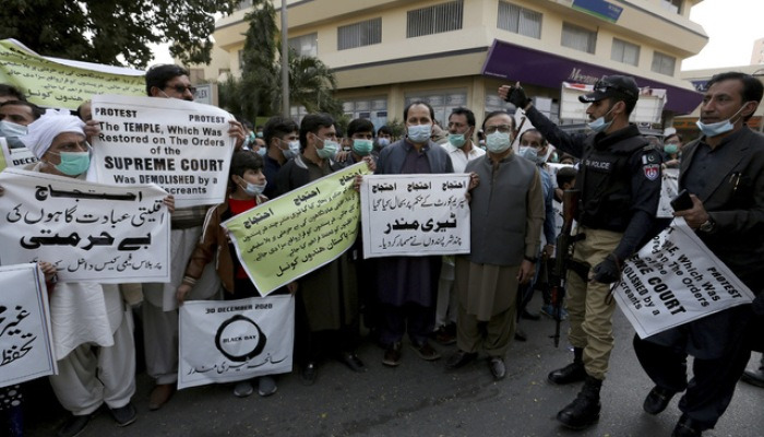 무슬림의 힌두사원 공격 항의하는 파키스탄 힌두교도