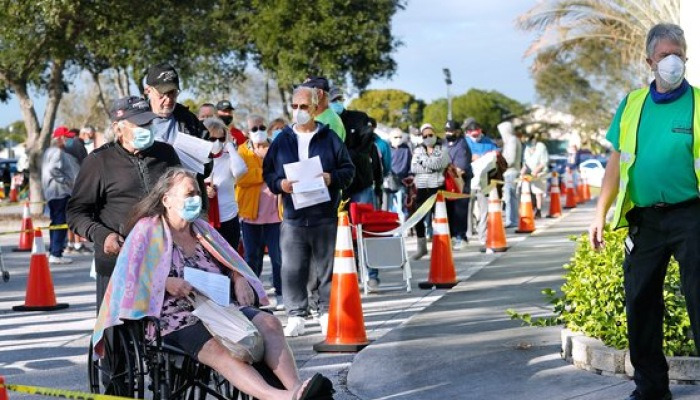 [사진] 플로리다 백신 접종 긴 줄