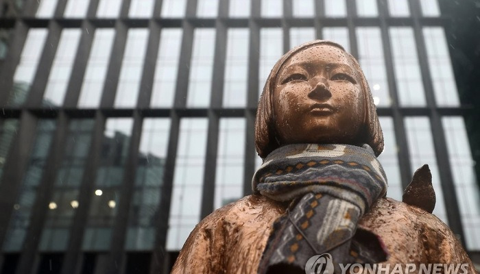 '오늘도 소녀상은 그 자리에'