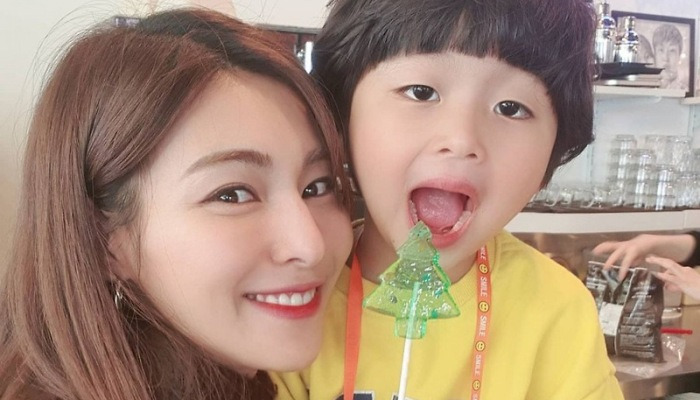 김정화, 딸로 오해받았던 막내아들 데리고 출근..예쁘게 잘 큰 6살