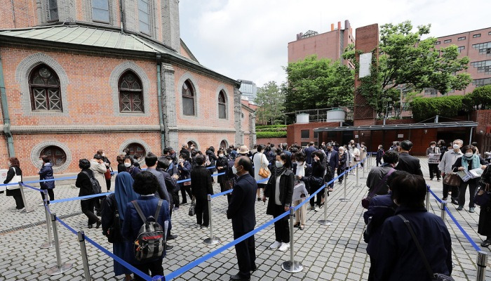 명동성당에 이어지는 추모 발걸음