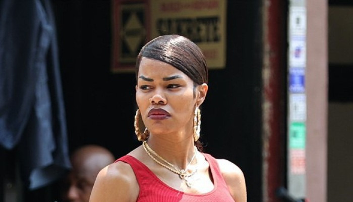 테야나 테일러, 선명한 복근으로 시선집중 [포토화보]